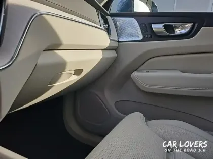 Photo 21 Volvo Xc60  T6 AWD Hybride rechargeable 253 ch+145 ch Geartronic 8