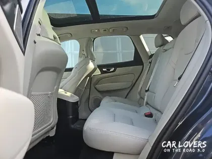 Photo 13 Volvo Xc60  T6 AWD Hybride rechargeable 253 ch+145 ch Geartronic 8