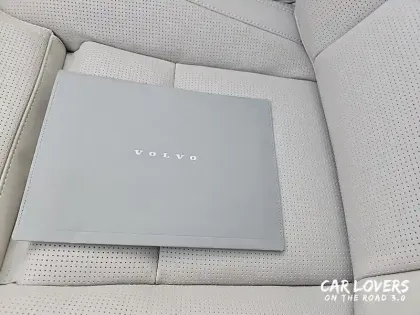 Photo 28 Volvo Xc60  T6 AWD Hybride rechargeable 253 ch+145 ch Geartronic 8