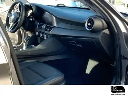Photo 25 Alfa Romeo Giulia  2.2 160 ch AT8