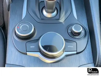 Photo 19 Alfa Romeo Giulia  2.2 160 ch AT8