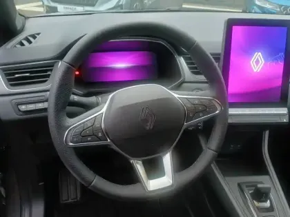Photo 12 Renault Captur  E-Tech full hybrid 160 ch