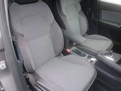 Photo 9 Renault Captur  E-Tech full hybrid 160 ch