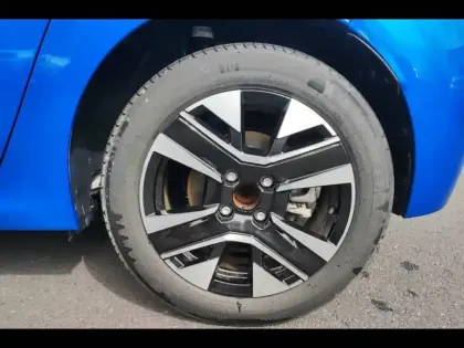 Photo 5 Peugeot 208  Electrique 50 kWh 136ch
