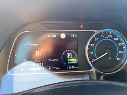 Photo 48 Nissan Leaf  Electrique 40kWh