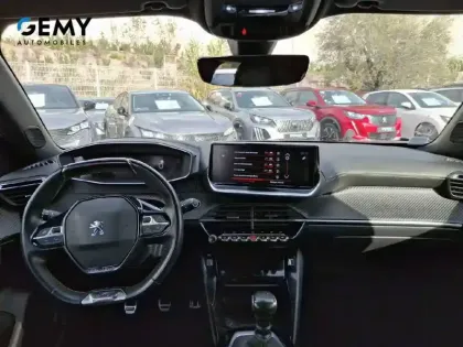 Photo 7 Peugeot 2008  PureTech 130 S&S BVM6