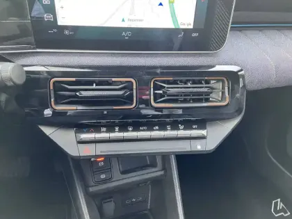 Photo 20 Renault 4 Renault  E-Tech Electrique 150 ch autonomie confort