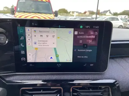 Photo 11 Renault 4 Renault  E-Tech Electrique 150 ch autonomie confort