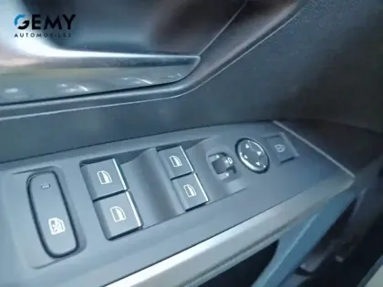 Photo 14 Peugeot 5008  Hybrid 145 e-DCS6