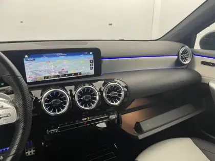 Photo 48 Mercedes Classe A  250 e 8G-DCT