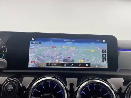 Photo 41 Mercedes Classe A  250 e 8G-DCT