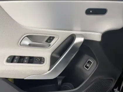 Photo 45 Mercedes Classe A  250 e 8G-DCT