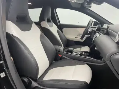 Photo 46 Mercedes Classe A  250 e 8G-DCT