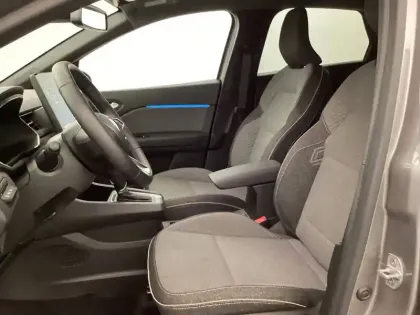 Photo 9 Renault Captur  E-Tech full hybrid 145 ch