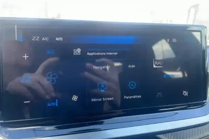 Photo 17 Peugeot 2008  Hybrid 145 e-DCS6