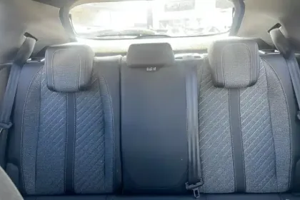 Photo 24 Peugeot 2008  Hybrid 145 e-DCS6