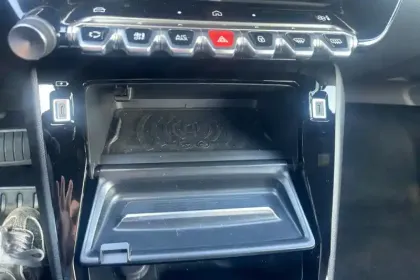 Photo 23 Peugeot 2008  Hybrid 145 e-DCS6