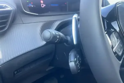 Photo 19 Peugeot 2008  Hybrid 145 e-DCS6