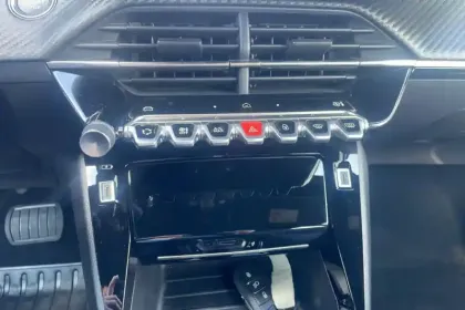 Photo 16 Peugeot 2008  Hybrid 145 e-DCS6