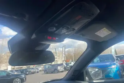 Photo 21 Peugeot 2008  Hybrid 145 e-DCS6