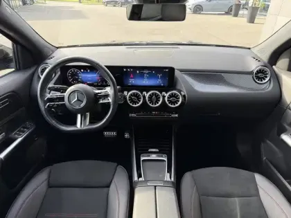 Photo 7 Mercedes GLA  200 d 8G-DCT