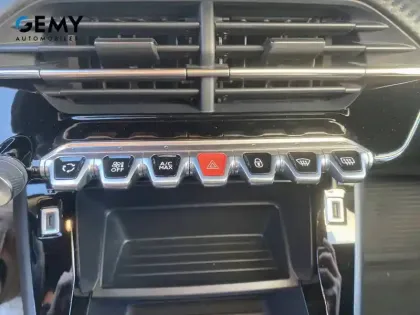 Photo 15 Peugeot 2008  Electrique 136 ch