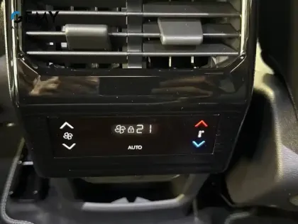 Photo 14 Peugeot 5008  Hybrid 145 e-DCS6