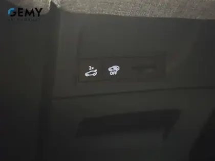 Photo 17 Peugeot 5008  Hybrid 145 e-DCS6