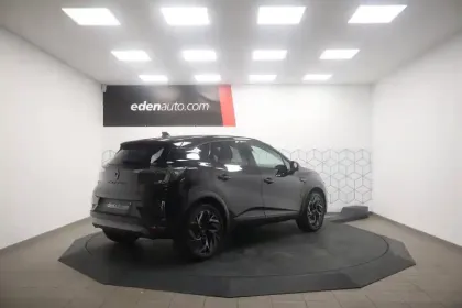 Photo 17 Renault Captur  E-Tech full hybrid 160 ch