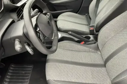 Photo 44 Peugeot 208  100 S&S BVM6