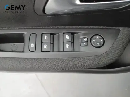 Photo 28 Peugeot 208  BlueHDi 100 S&S BVM6