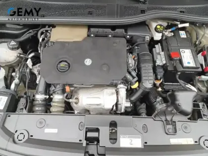 Photo 31 Peugeot 208  BlueHDi 100 S&S BVM6