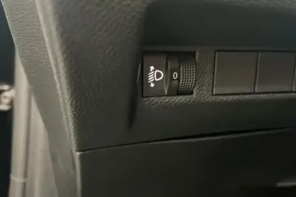 Photo 99 Peugeot 208 Gén. II Ph2 Style 5