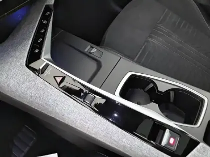 Photo 20 Peugeot 3008  Hybrid 136 e-DCS6