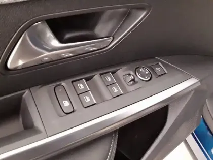 Photo 25 Peugeot 3008  Hybrid 136 e-DCS6