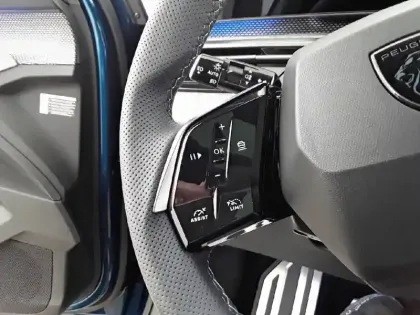 Photo 23 Peugeot 3008  Hybrid 136 e-DCS6