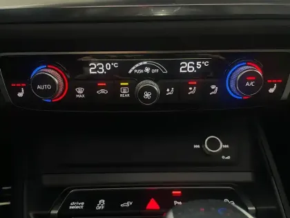 Photo 95 Audi Q3  45 TFSIe 245 ch S tronic 6