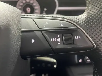 Photo 74 Audi Q3  45 TFSIe 245 ch S tronic 6