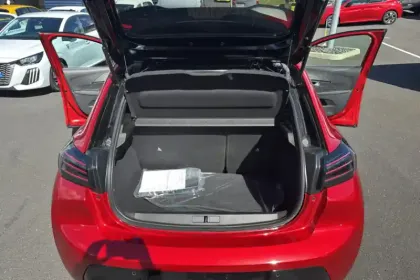 Photo 40 Peugeot 208  Hybrid 145 e-DCS6