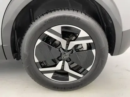 Photo 46 Peugeot 2008  Hybrid 145 e-DCS6