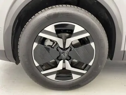 Photo 47 Peugeot 2008  Hybrid 145 e-DCS6