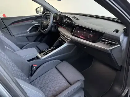 Photo 8 Audi Q5  Sportback e-hybrid 299 ch S tronic 7 Quattro