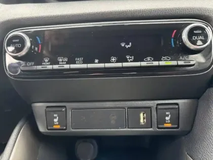 Photo 11 Mazda 2 Mazda Hybrid 1.5L CVT 116 ch
