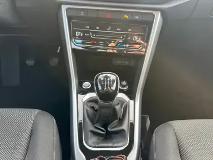 Photo 12 Volkswagen T-roc  1.0 TSI 110 Start/Stop BVM6