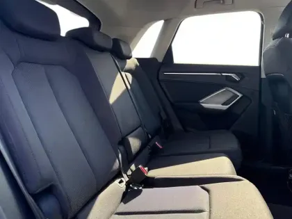 Photo 32 Audi Q3  35 TFSI 150 ch S tronic 7