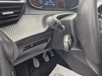 Photo 21 Peugeot 208  BLUEHDI 100 S&S BVM6