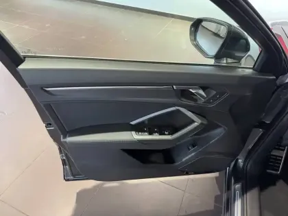 Photo 16 Audi Q3  Sportback 35 TFSI 150 ch S tronic 7