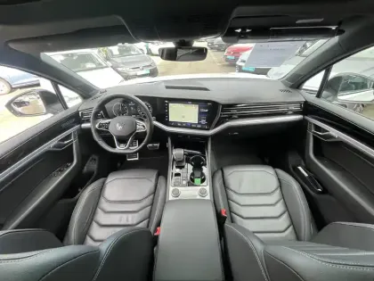 Photo 6 Volkswagen Touareg  3.0 TSI eHybrid 462 ch Tiptronic 8 4Motion