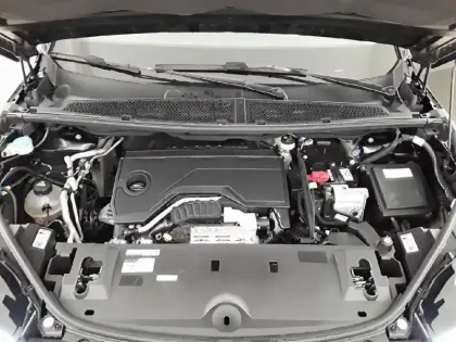 Photo 39 Peugeot 5008  Hybrid 136 e-DCS6