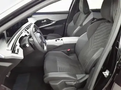 Photo 30 Peugeot 5008  Hybrid 136 e-DCS6